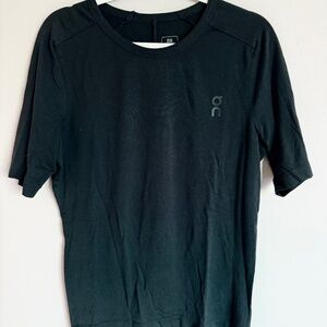 On Cloud (On Running) Men’s Merino T-shirt Black Logo short sleeve Size Large